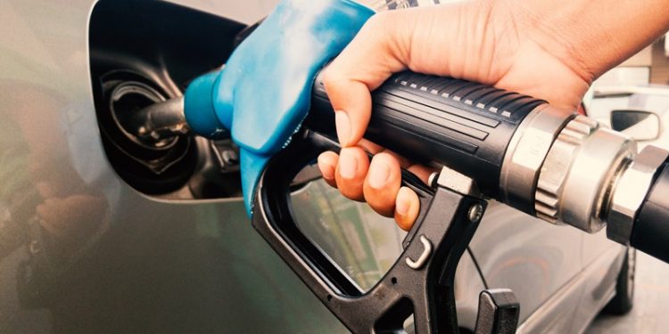 Petrobrás ignora Bolsonaro e anuncia novo aumento do preço da gasolina e do diesel