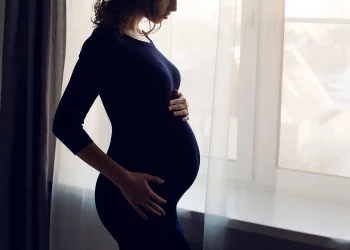 Sancionada Lei estadual que garante a sistência a mães que querem doar filhos