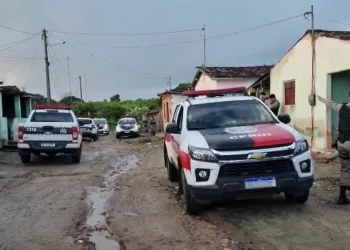 Polícias Civil e Militar fazem operação para desarticular facção criminosa na PB