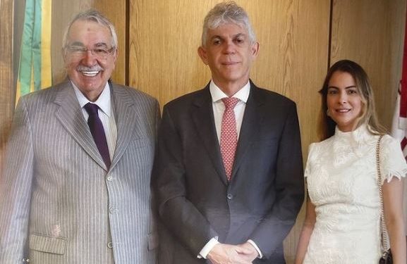 Deputado diz que medalha concedida a Ricardo Coutinho é um escárnio com o povo praraibano