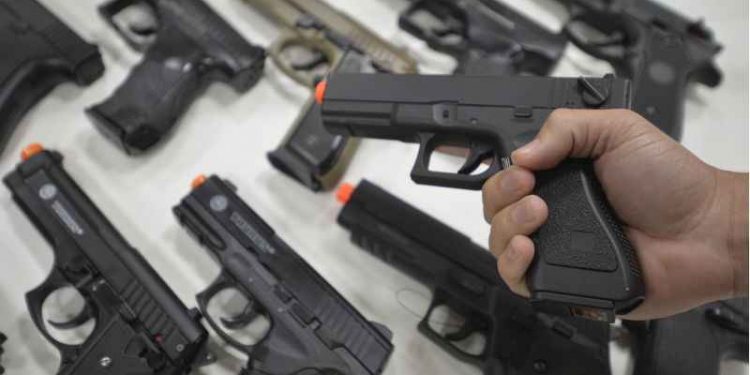 Homem morre ao tenta assaltar policial com arma de brinquedo, em João Pessoa