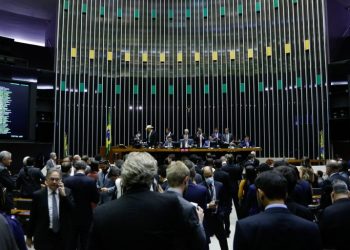 Câmara aprova, em 2° turno, PEC do Estado de Emergência