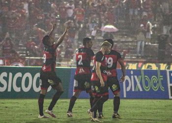 Campinense vence Ferroviário-CE, mas ainda está no Z4