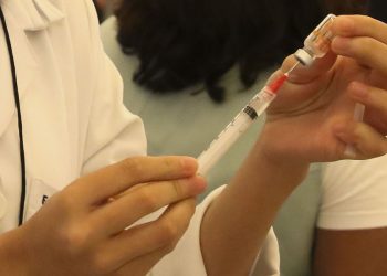 Covid-19: Brasil registra 284 óbitos e 76 mil casos em 24 horas