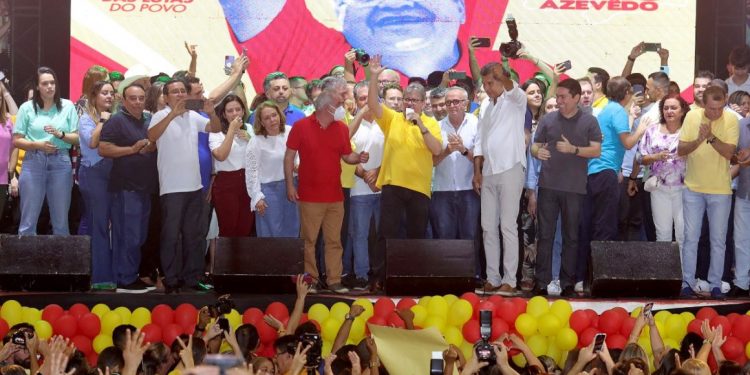João Azevedo reúne aliados em pontapé inicial da campanha à reeleição