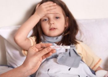 Surto de hepatite em crianças pode ser provocado por vírus comum