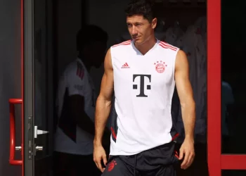 Robert Lewandowski troca o Bayern pelo Barcelona
