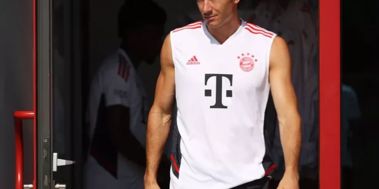 Robert Lewandowski troca o Bayern pelo Barcelona