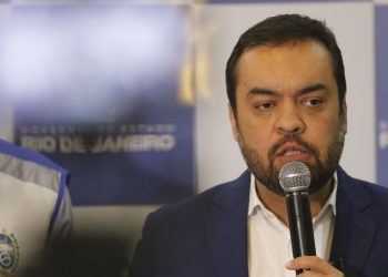 Rio: governador pede para denunciarem postos que não baixarem gasolina