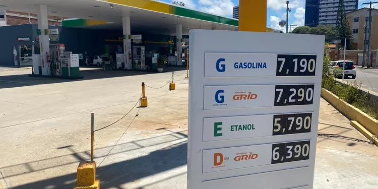 Ministério Público vai punir postos que não reduzirem preços na proporção do novo ICMS