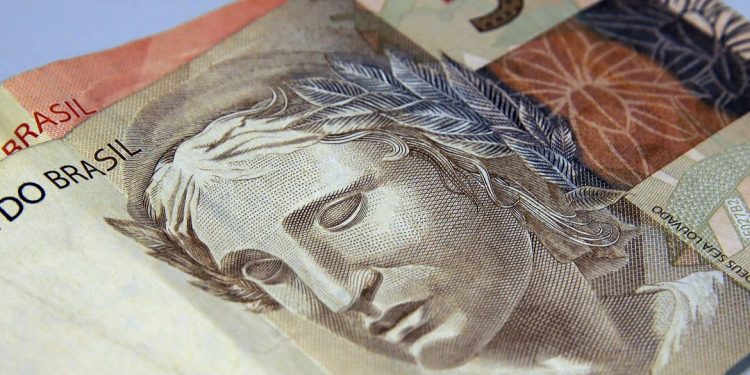 Beneficiários com NIS final 9 recebem hoje Auxílio Brasil