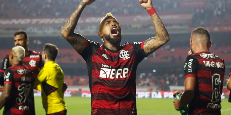 Flamengo vence em SP e abre vantagem na semi da Copa do Brasil