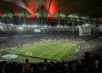 Fluminense e Corinthians empatam no primeiro jogo da semifinal da Copa do Brasil