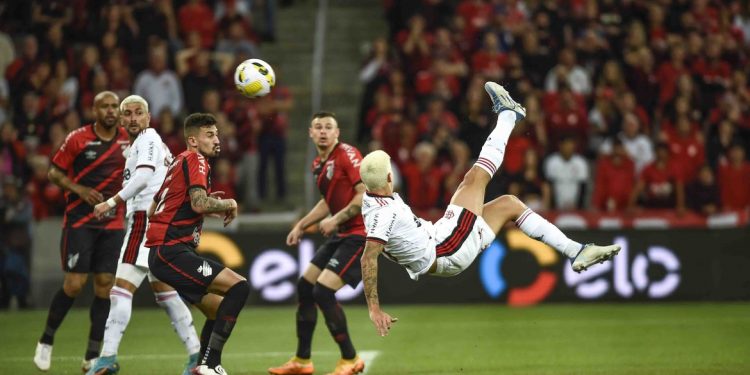 VÍDEO – Golaço de Pedro é destaque da classificação do Flamengo na Copa do Brasil