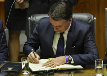 Decreto regulamenta crédito consignado no Auxílio Brasil