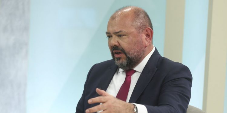 Caminhoneiros começam a receber benefício emergencial nesta terça