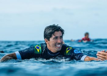 Surfe: Brasileiro Miguel Pupo é campeão na etapa de Teahupo’o