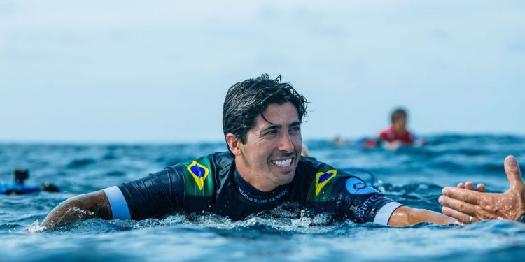 Surfe: Brasileiro Miguel Pupo é campeão na etapa de Teahupo’o