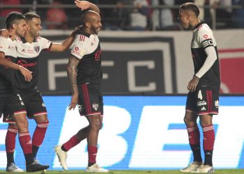 VÍDEO – São Paulo goleia Avaí por 4 a 0, pelo Brasileirão
