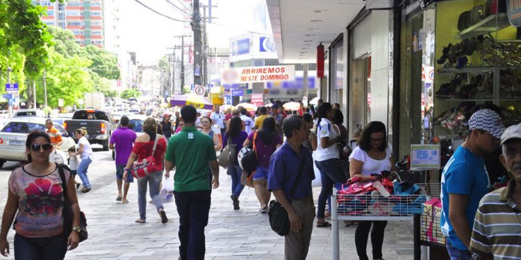 Dia do Comerciário: veja o que abre e o que fecha em João Pessoa e Campina Grande