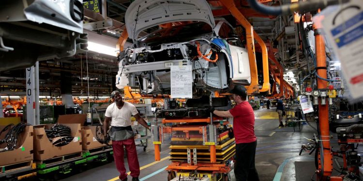 Economia cresce 1,2% no segundo trimestre do ano, afirma o IBGE