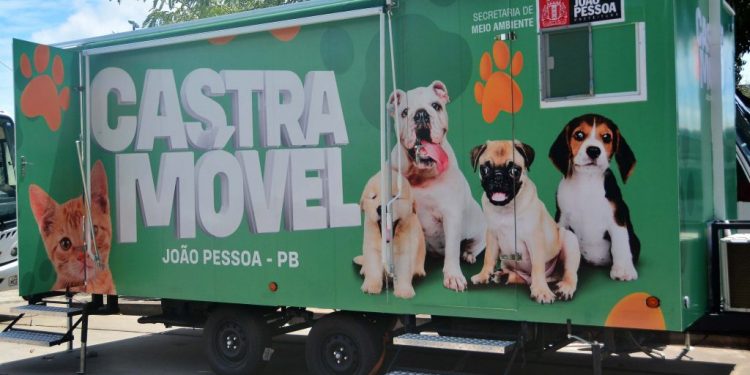 Prefeitura de João lança o Castramóvel e anuncia construção de hospitais veterinários