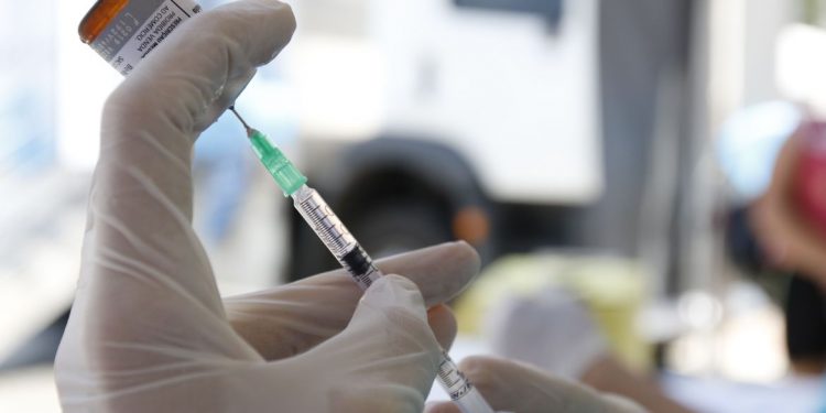 Pais deixam de vacinar filhos contra doenças controladas, diz pesquisa