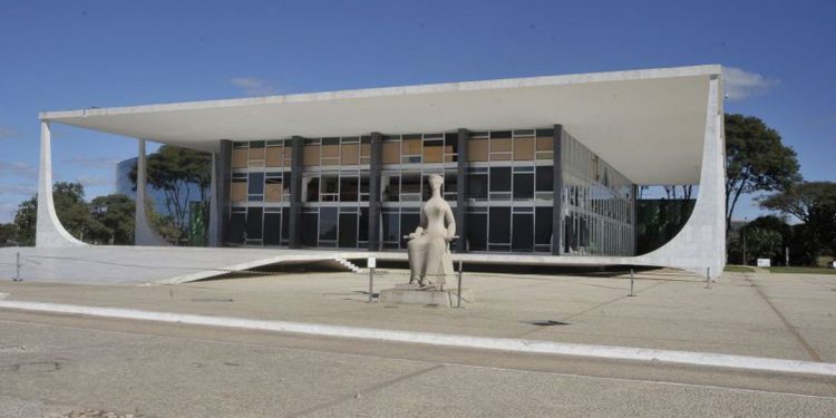 STF tem cinco votos para manter suspensão do piso da enfermagem