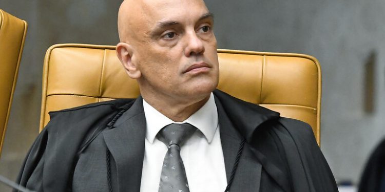 Alexandre de Moraes nega pedido da campanha de Bolsonaro sobre rádios