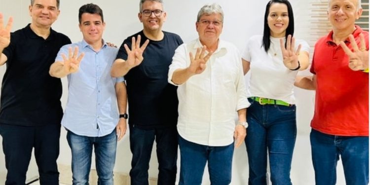 Charles e Rafaela Camaraense reafirmam apoio a João