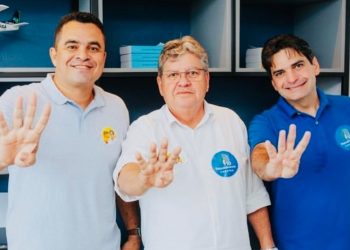 Ex-prefeito Pedrito muda de lado e anuncia apoio a João Azevêdo