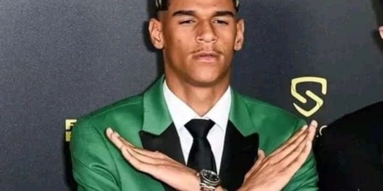 Qual o limite da idiotice? – Internautas atacam Luva de Pedreiro por não saber falar inglês