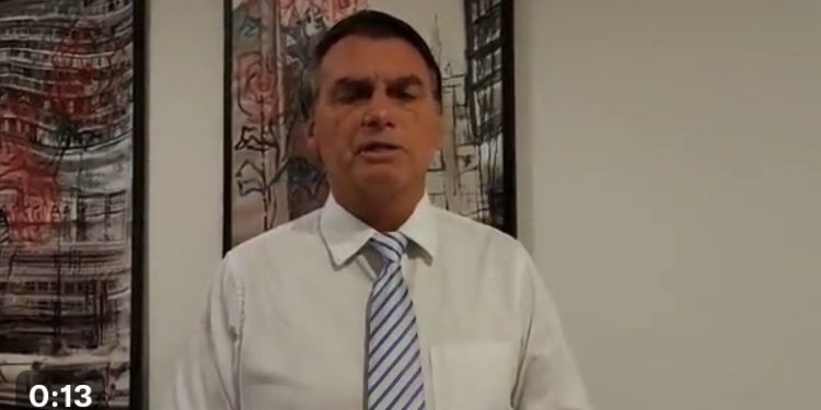 Preso, Roberto Jefferson é chamado de criminoso por Bolsonaro