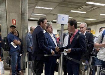 Cliam amistoso entre Vené e João, em SP, pode indicar aliança à vista