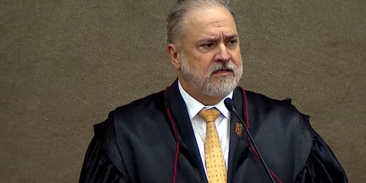 PGR questiona norma do TSE sobre retirar postagens das redes sociais