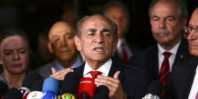 “PEC do Rombo” é formalizada no Senado