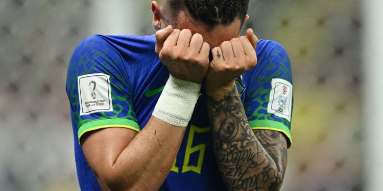 Alex Telles e Gabriel Jesus estão fora da Copa do Mundo