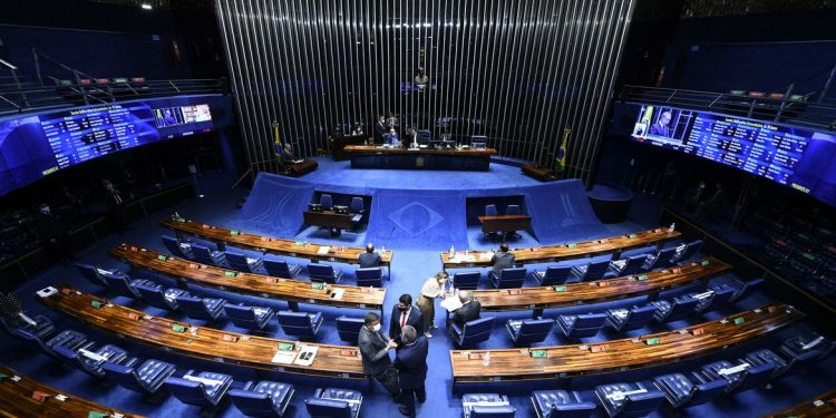 Senado aprova “PEC do Rombo”
