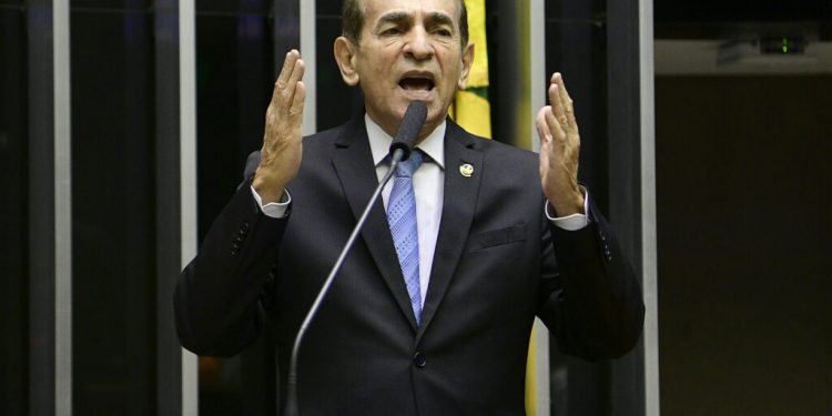 Quem te viu, quem te vê – “PEC da Transição” vai abraçar o orçamento secreto