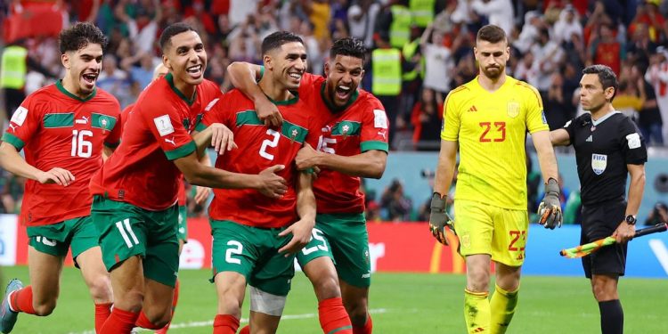 Goleiro do Sevilla brilha nos pênaltis e Marrocos elimina Espanha