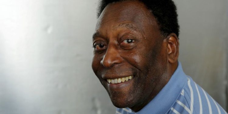 Pelé tem progressão de doença oncológica, informa boletim médico