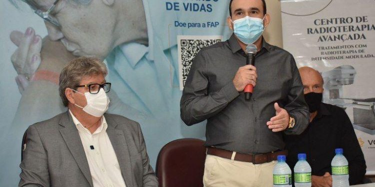 Jhony Bezerra é nomeado secretário de Saúde do estado