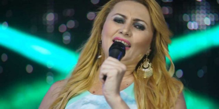 Morre a cantora e compositora Rita de Cássia