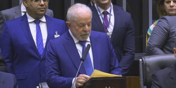 Lula toma posse pregando a irresponsabilidade fiscal