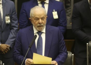 No primeiro dia de governo, Lula assina 52 decretos e 4 MPs