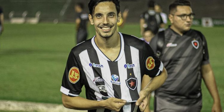 Botafogo vence o CSP e entra no G4 do Paraibano