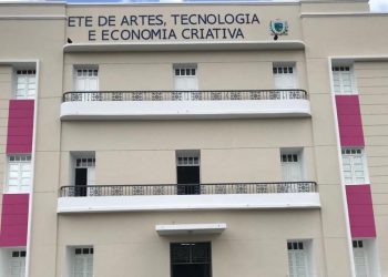 João inaugura Escola de Artes de João Pessoa