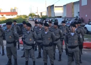 PMs que atuam em outras funções terão que voltar aos cargos de origem, diz MP