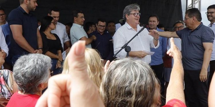João entrega nova PB-151 que liga Picuí a Nova Floresta