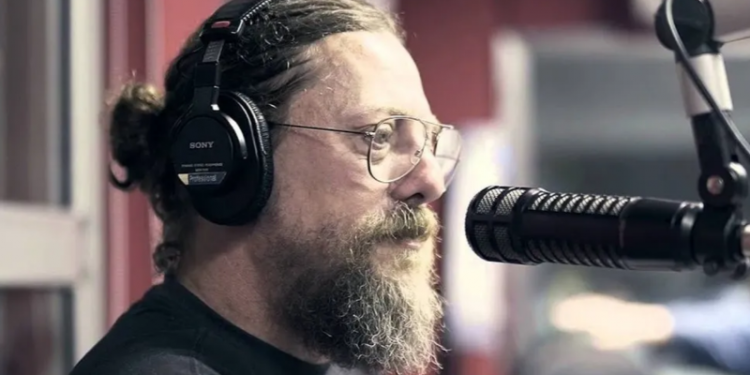 Baixista do Raimundos morre aos 57 anos